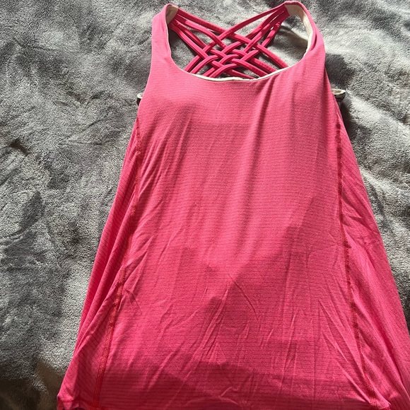 Lululemon Haul. 6 items sizes 8-10 bottoms and size 6 tops! - Picture 3 of 7